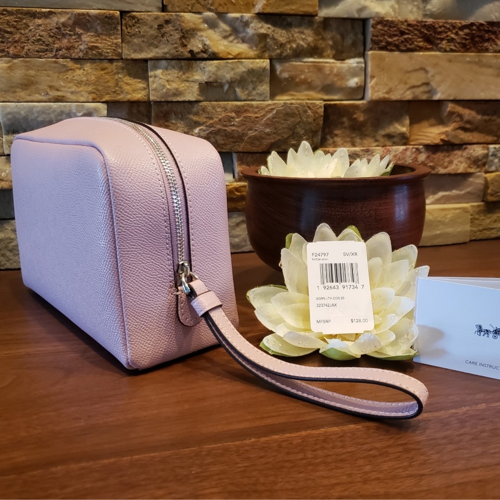 *SALE* NEW Coach Cosmetic Case in Pink Leather - Picture 2 of 8